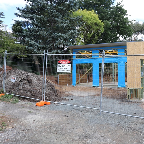 do you deliver and set up temporary fencing and what's the price for this in Shingletown